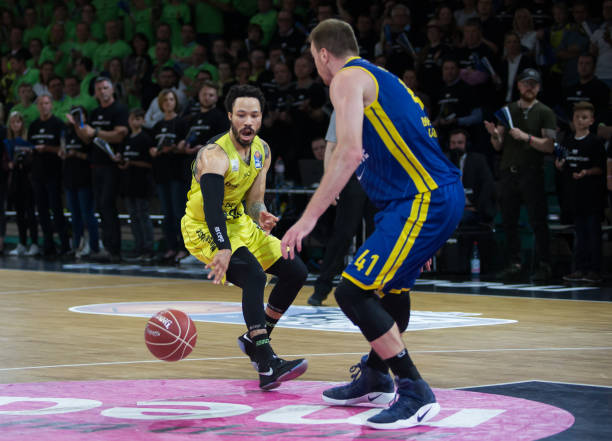 两位西甲大 两位西甲大