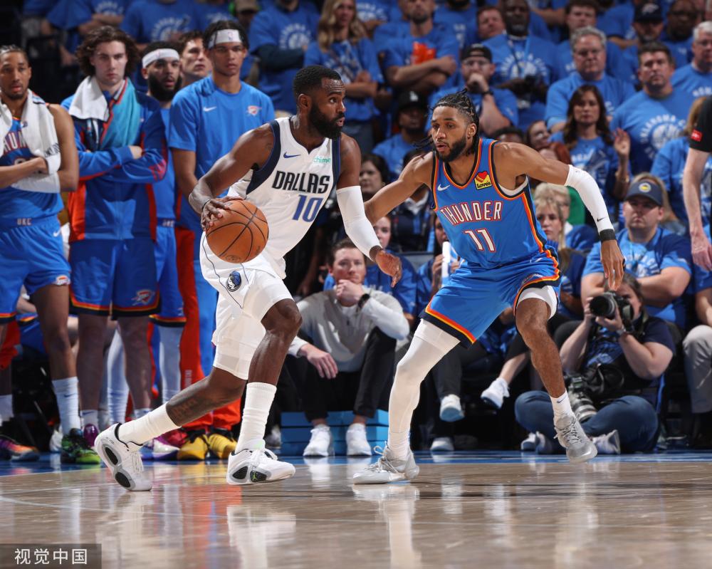 受瞩目的强 受瞩目的强