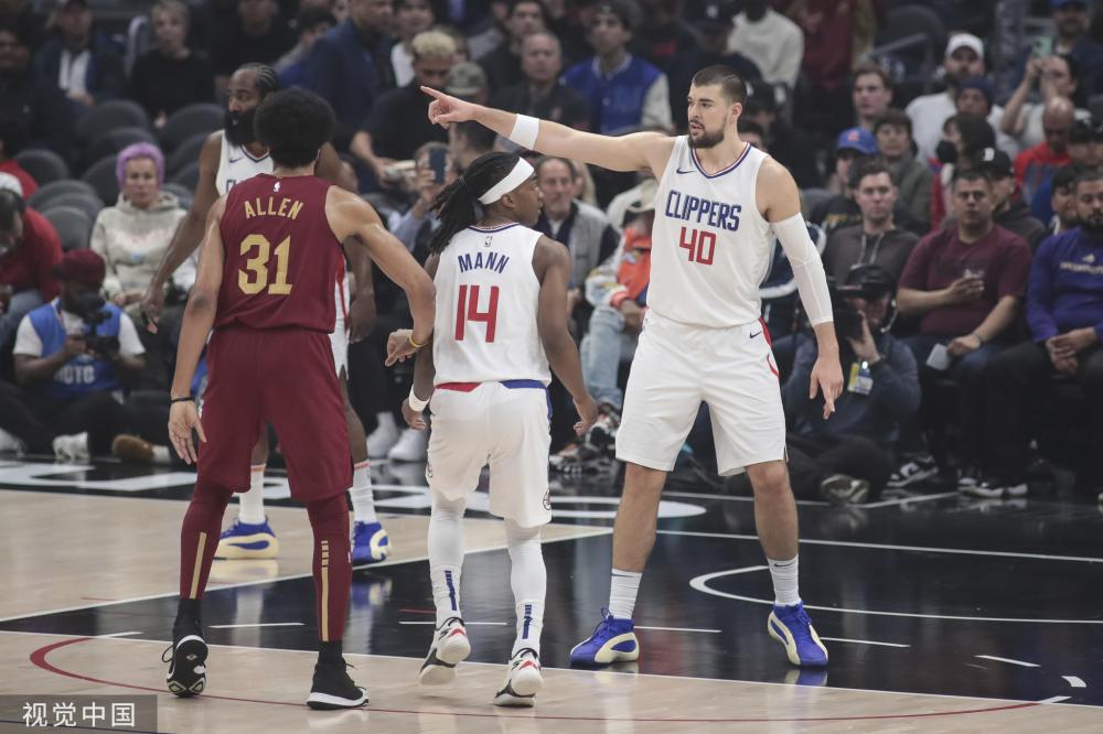 示了青岛队 示了青岛队